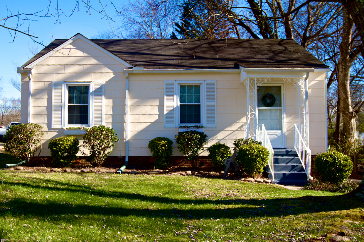 Real Estate I can help buy or sell your home 